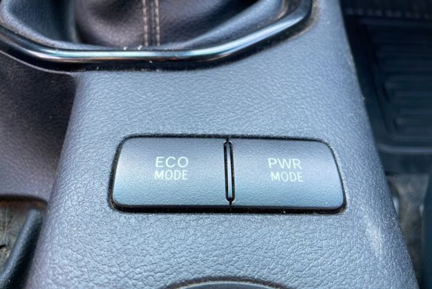 TOYOTA HILUX 2.4 150 XTRA LEGENDE