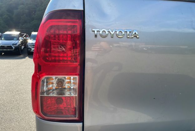 TOYOTA HILUX 2.4 150 XTRA LEGENDE