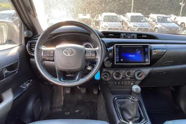 TOYOTA HILUX 2.4 150 XTRA LEGENDE