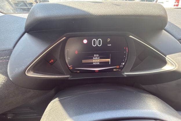 DS DS3 130 EAT8 PERFORMANCE LINE