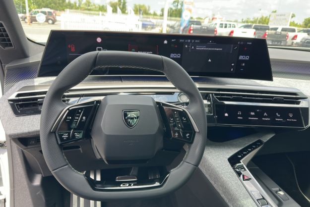 PEUGEOT 5008 HYBRID 145 E-DCS6 GT 360 7PL