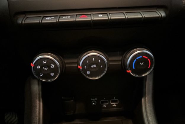 RENAULT CAPTUR TCE 90 LIMITED CAMERA