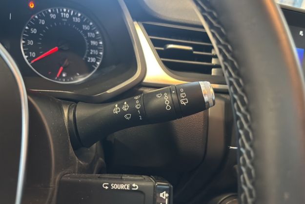 RENAULT CAPTUR TCE 90 LIMITED CAMERA