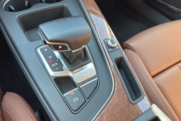 AUDI A4 2.0 TFSI MHEV 204 AMBITION LUXE