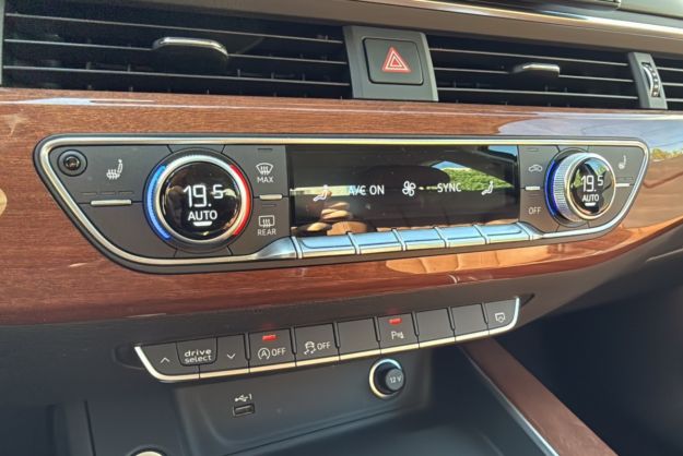 AUDI A4 2.0 TFSI MHEV 204 AMBITION LUXE
