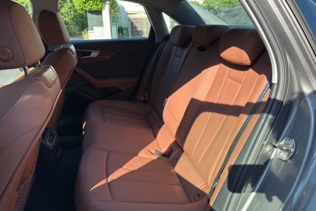 AUDI A4 2.0 TFSI MHEV 204 AMBITION LUXE