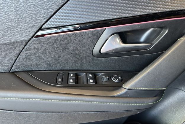 PEUGEOT 208 HDI 100 GT LINE