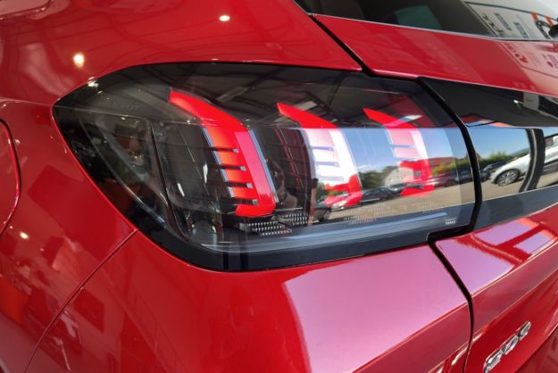 PEUGEOT 208 HDI 100 GT LINE
