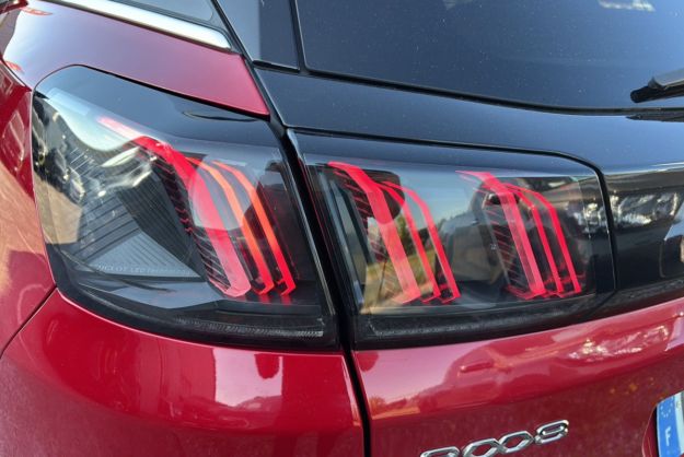 PEUGEOT 3008 1.2 PURETCH 130 GT
