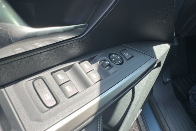 PEUGEOT 5008 HYBRID 145 E-DCS6 ALLURE PLUS