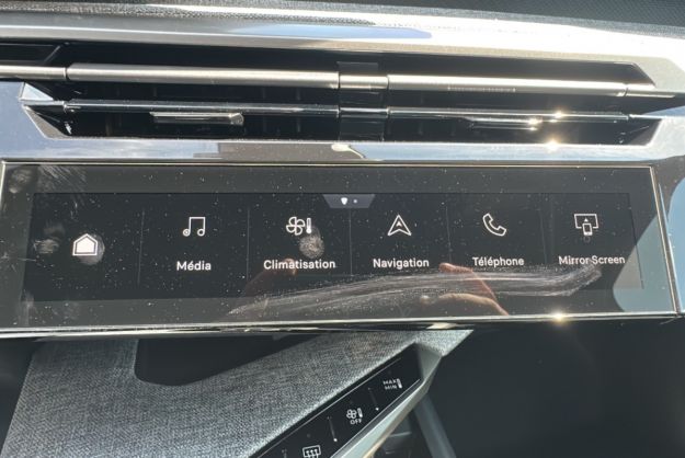 PEUGEOT 5008 HYBRID 145 E-DCS6 ALLURE PLUS