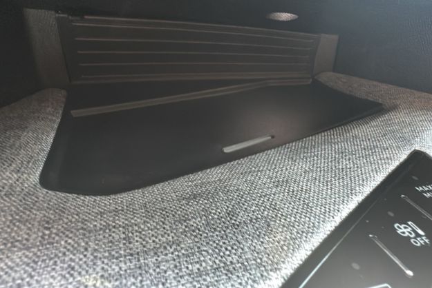 PEUGEOT 5008 HYBRID 145 E-DCS6 ALLURE PLUS