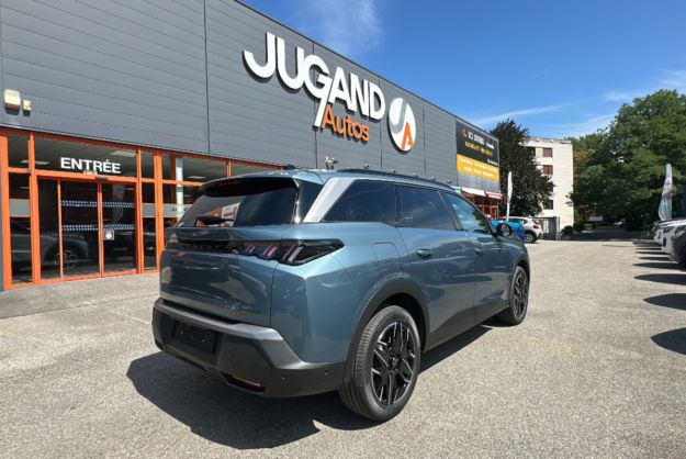 PEUGEOT 5008 HYBRID 145 E-DCS6 ALLURE PLUS