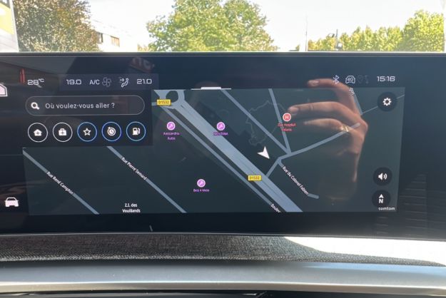 PEUGEOT 5008 HYBRID 145 E-DCS6 ALLURE PLUS