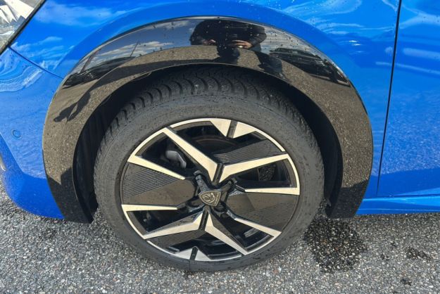 PEUGEOT 208 HYBRID 136 E-DSC6 GT PLUS