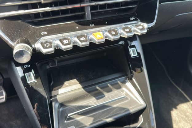 PEUGEOT 208 HYBRID 136 E-DSC6 GT PLUS