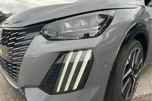 PEUGEOT 208 HYBRID 136 E-DSC6 GT PLUS