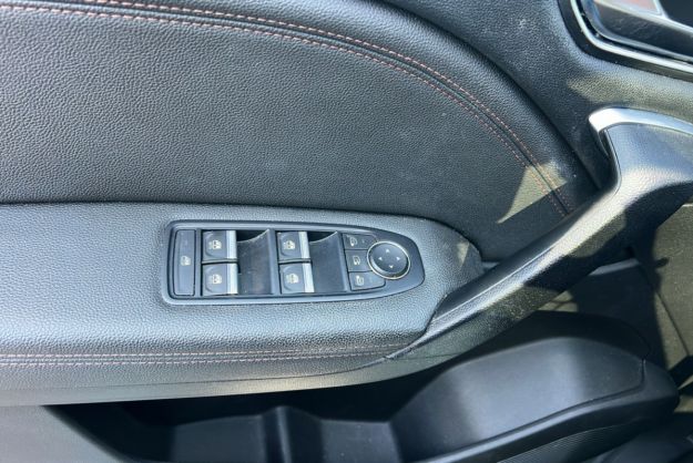 RENAULT CAPTUR 1.3 TCE 130 EDC INITIALE PARIS
