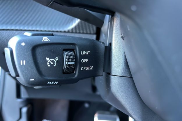 PEUGEOT 2008 HYBRID 145 E-DSC6 GT VISION T.O