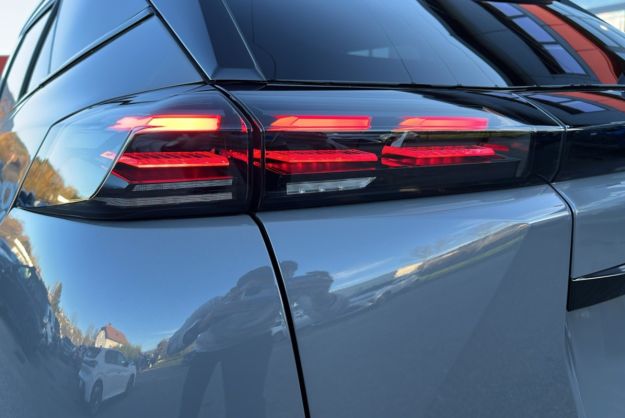 PEUGEOT 2008 HYBRID 145 E-DSC6 GT VISION T.O