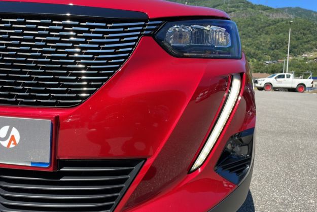 PEUGEOT 2008 130 EAT8 ALLURE PACK