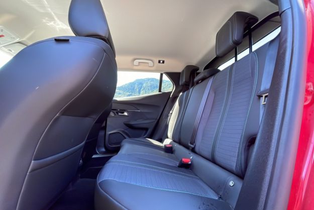 PEUGEOT 2008 130 EAT8 ALLURE PACK