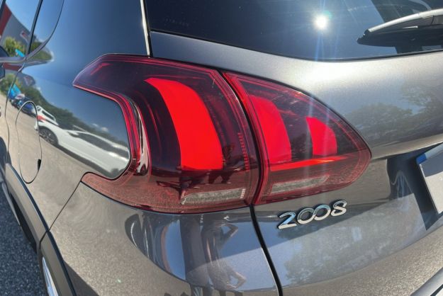 PEUGEOT 2008 1.5 HDI 100 SIGNATURE