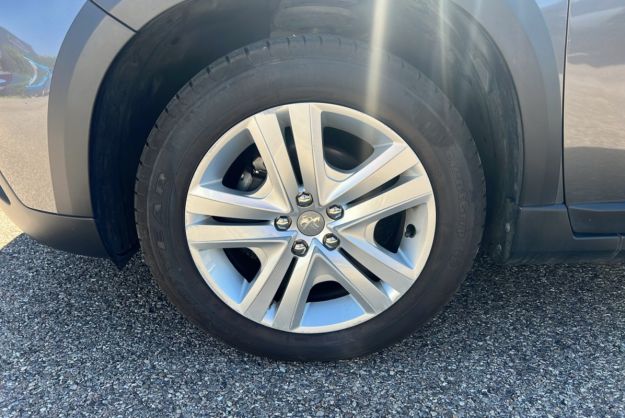 PEUGEOT 2008 1.5 HDI 100 SIGNATURE