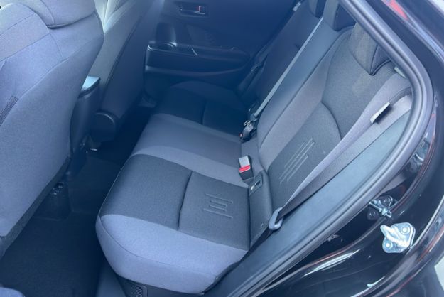 TOYOTA C-HR 1.8 HYBRID140 DESIGN PK HIVER