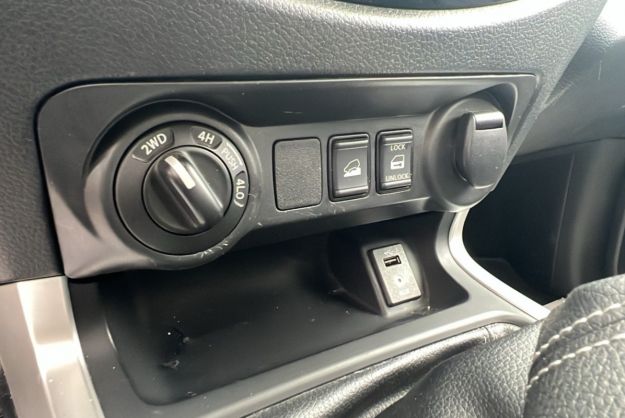 NISSAN NAVARA 2.3 DCI 190 4WD N-CONNECTA