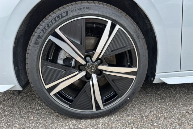PEUGEOT 308 1.5 HDI 130 EAT8 GT