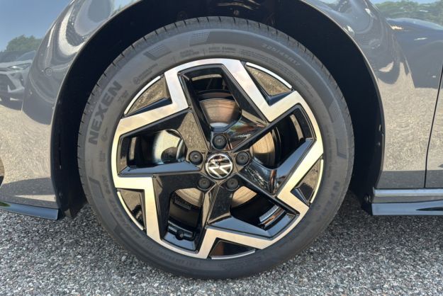 VOLKSWAGEN GOLF E-TSI 150 DSG R-LINE