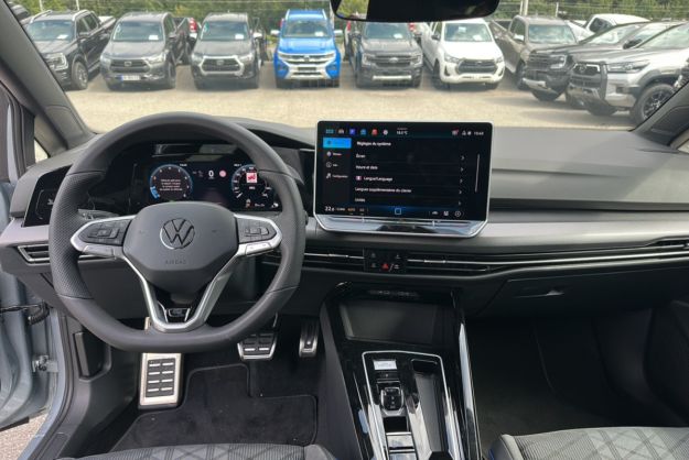 VOLKSWAGEN GOLF E-TSI 150 DSG R-LINE