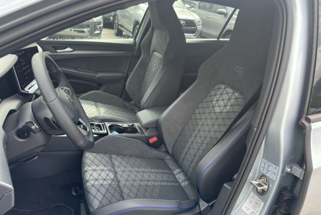 VOLKSWAGEN GOLF E-TSI 150 DSG R-LINE