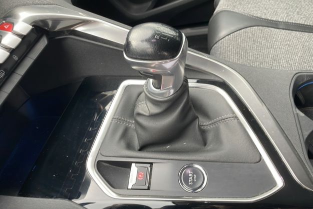 PEUGEOT 5008 1.2 130 ALLURE BVM6