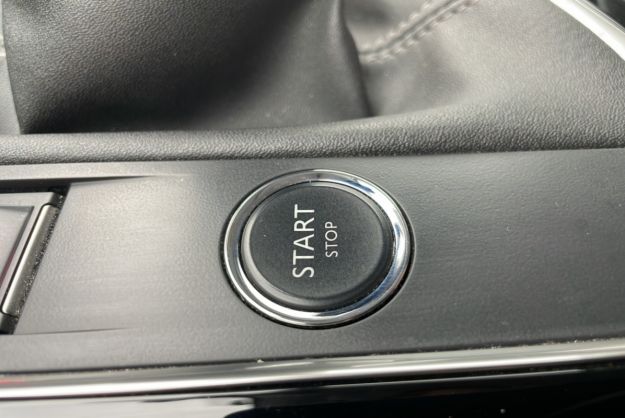 PEUGEOT 5008 1.2 130 ALLURE BVM6