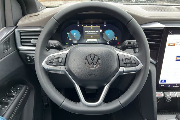 VOLKSWAGEN AMAROK V6 240 BVA10 AVENTURA 4PL