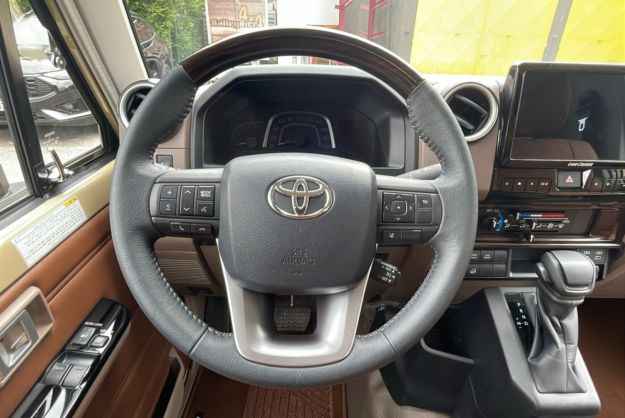 TOYOTA LAND CRUISER GRJ 79 LX SIMPLE CABINE 4.0 V6 231 FULL OPTIONS
