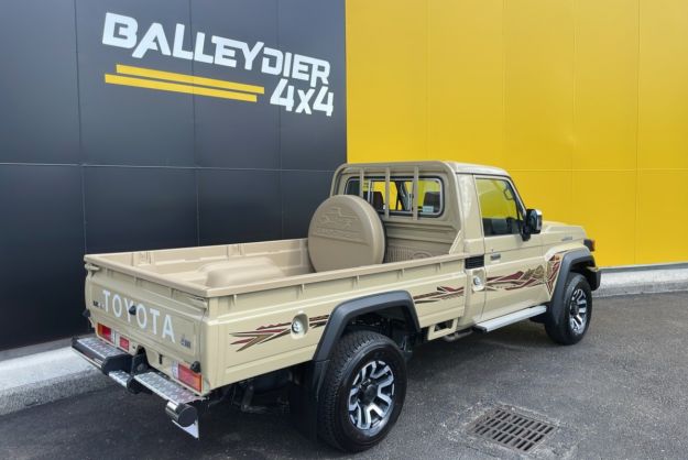 TOYOTA LAND CRUISER GRJ 79 LX SIMPLE CABINE 4.0 V6 231 FULL OPTIONS