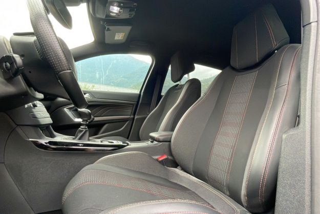 PEUGEOT 308 1.2 130 GT LINE