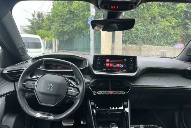 PEUGEOT 2008 1.2 130 EAT8 GT T.O