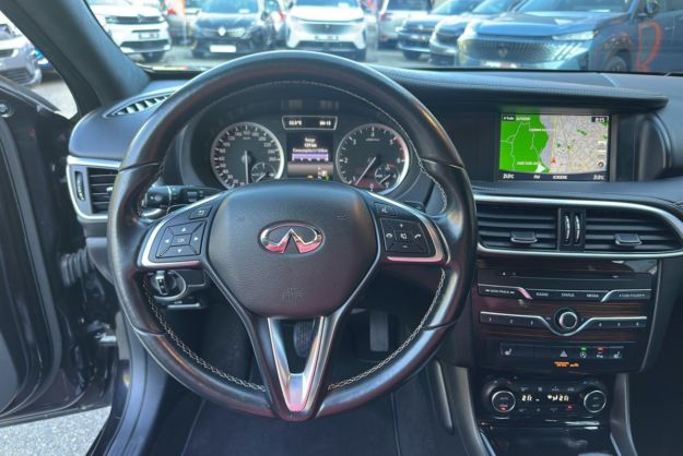 INFINITI Q30 Q30 170 AWD