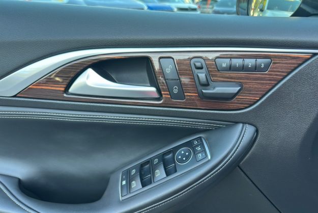 INFINITI Q30 Q30 170 AWD
