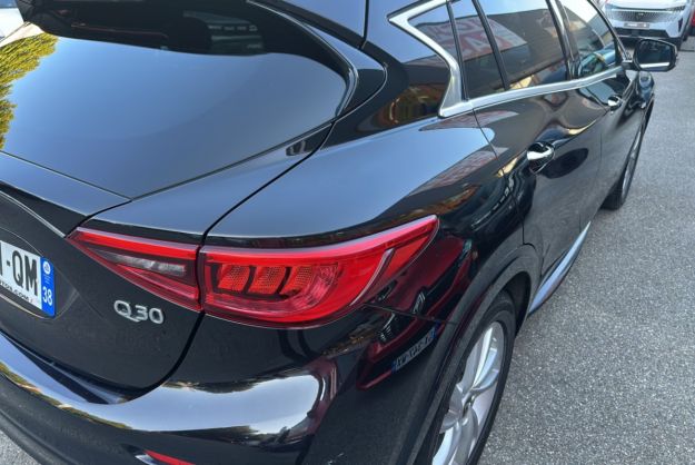 INFINITI Q30 Q30 170 AWD