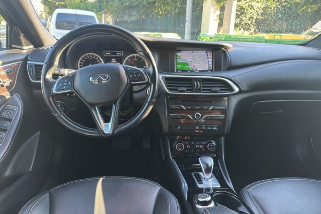INFINITI Q30 Q30 170 AWD