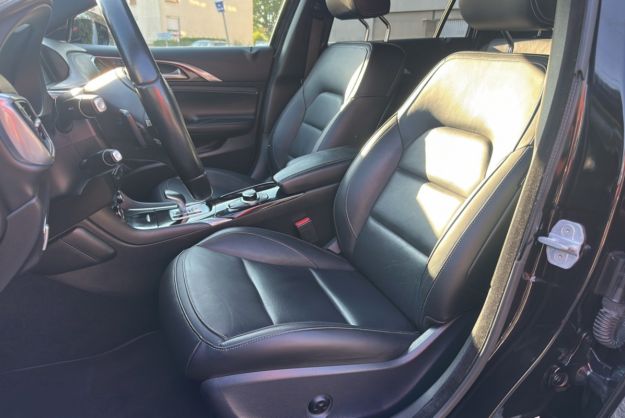 INFINITI Q30 Q30 170 AWD