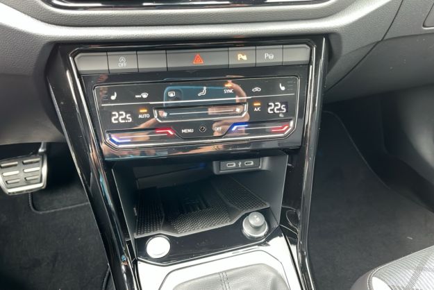 VOLKSWAGEN T-ROC TDI 150 DSG7 R-LINE BLACK