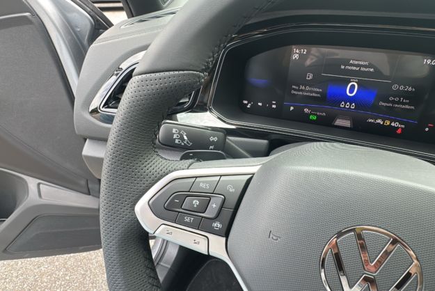 VOLKSWAGEN T-ROC TDI 150 DSG7 R-LINE BLACK