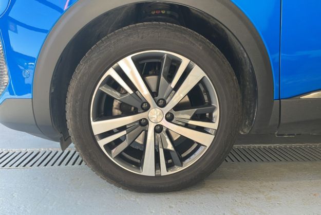 PEUGEOT 3008 1.2 130 EAT8 ALLURE PACK