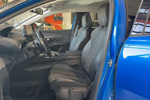 PEUGEOT 3008 1.2 130 EAT8 ALLURE PACK